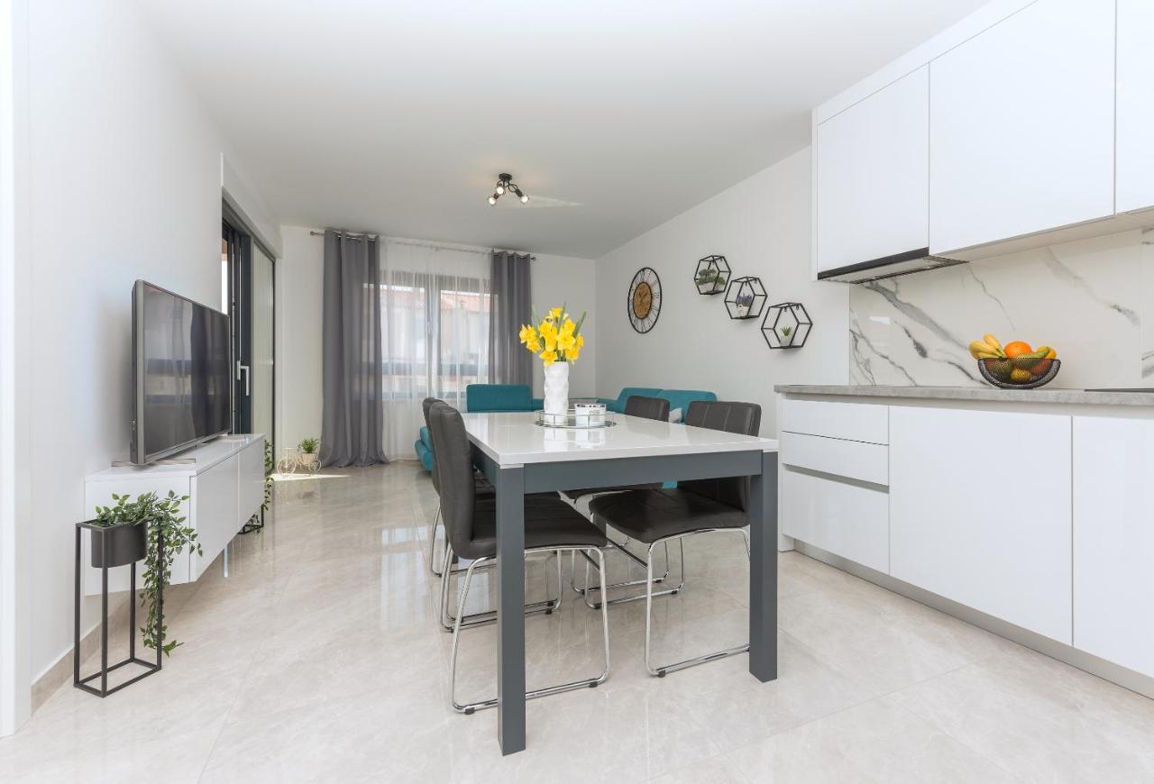 Apartment Ema Makarska Ngoại thất bức ảnh
